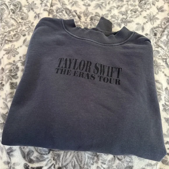 Taylor Swift - The Eras Tour OG Blue Crewneck 2023 Version - Picture 2 of 5